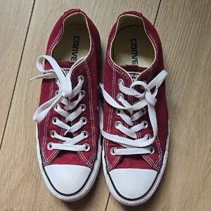 Converse CTAS Burgundy Canvas Sneakers In Burgundy Sz Womens 7 Mens 5